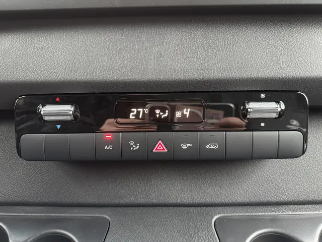 Mercedes-Benz eSprinter 112 2022 Elektrisch 18