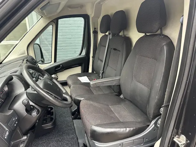 Peugeot Boxer 435 2.0 BlueHDI L4 H2 Pro 2017 Diesel 4