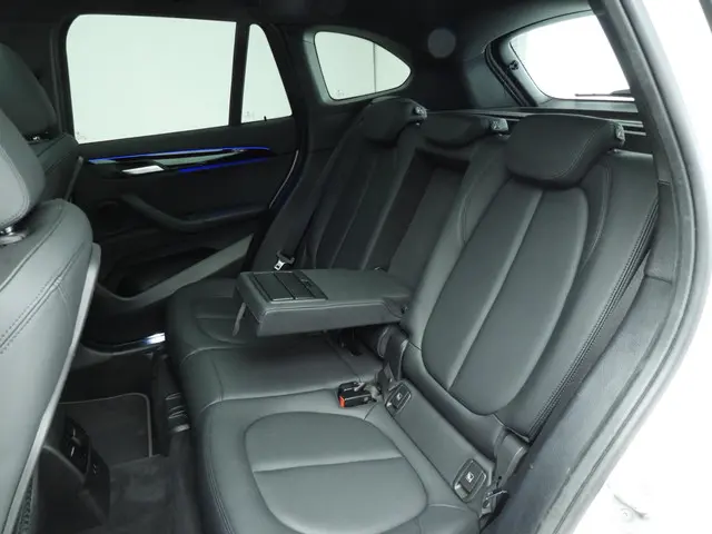 BMW X1 sDrive18i 2022 Benzine 8