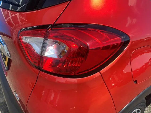 Renault Captur 1.2 TCe Helly Hansen 2015 Benzine 27