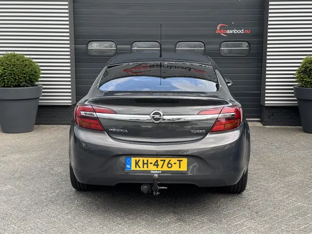 Opel Insignia 1.6 T Edition 2013 Benzine 24