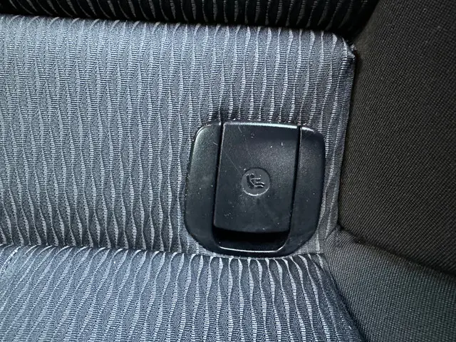 BMW 1 Serie 116i // Airco // Cruise control 2012 Benzine 16