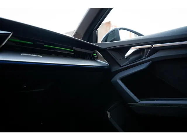 Audi RS3 Limousine 2.5 TFSI RS 3 quattro 2023 Benzine 31