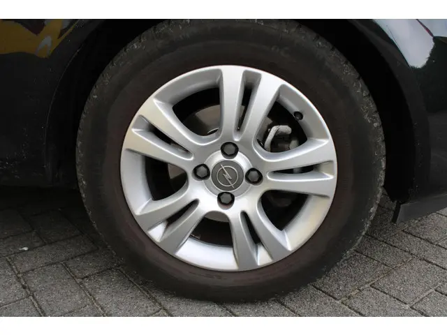 Opel Corsa 1.4-16V Design Edition 2013 Benzine 7
