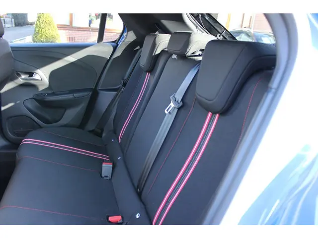 Opel Corsa 1.2 GS Line 2020 Benzine 12