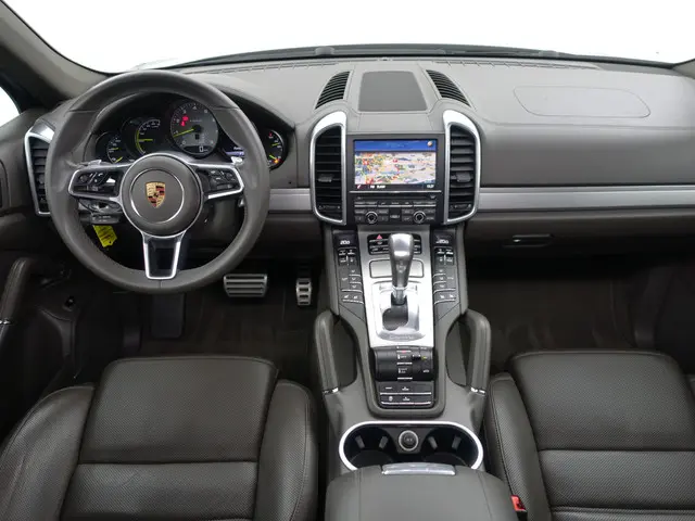 Porsche Cayenne 3.0 S E-Hybrid Aut- 2015 Hybride Benzine 9
