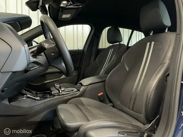 BMW 1 Serie 118i Essential Executive 2021 Benzine 10