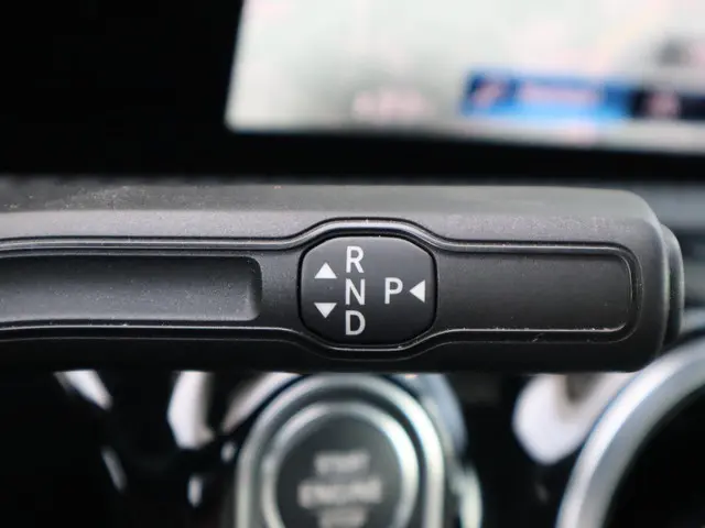 Mercedes-Benz CLA 180 Business Line 2022 Benzine 16