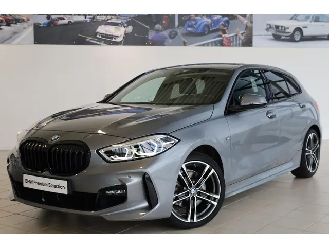 BMW 1 Serie 5-deurs 118i 2022 Benzine 26