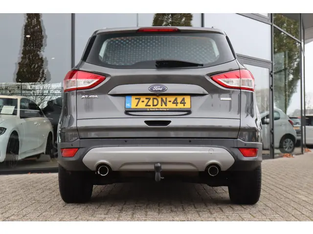Ford Kuga 1.5 150PK TITANIUM 2015 Benzine 6