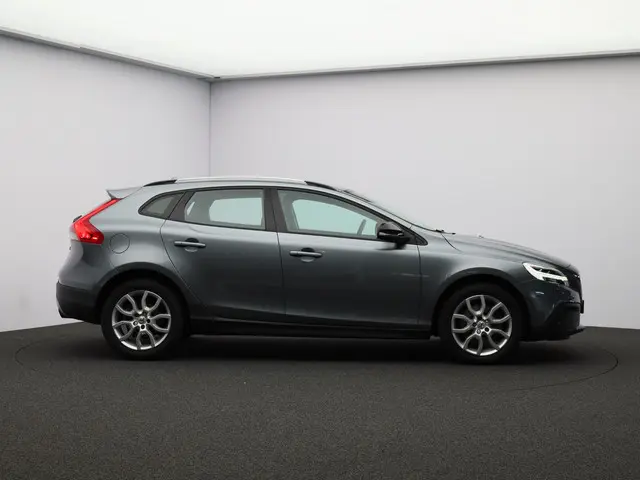 Volvo V40 Cross Country 2.0 T3 Nordic+ 2017 Benzine 28