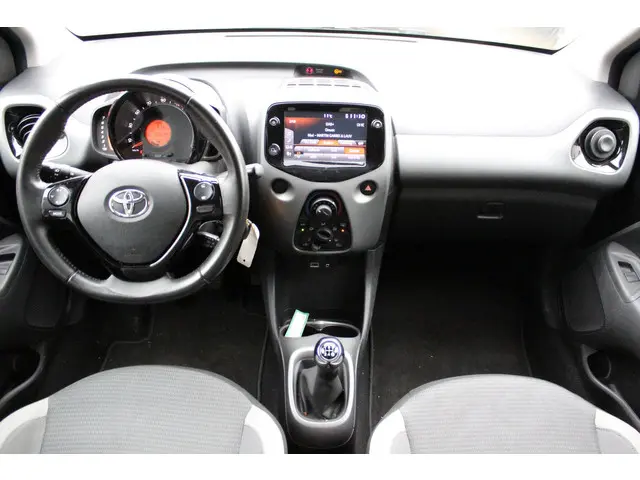 Toyota Aygo 1.0 VVT-i x-play 2020 Benzine 10
