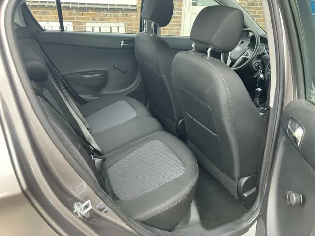 Hyundai i20 1.2i i-Motion 2013 Benzine 12