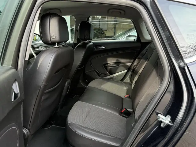 Opel Astra 1.4 Turbo Cosmo 5-drs 2013 Benzine 6