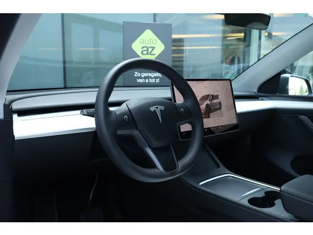 Tesla Model Y Long Range AWD 75 kWh 2023 Elektrisch 32