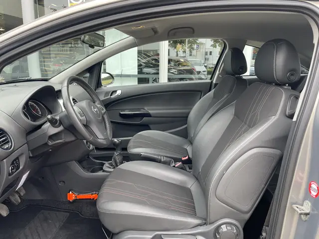 Opel Corsa 1.4-16V Cosmo 2012 Benzine 11