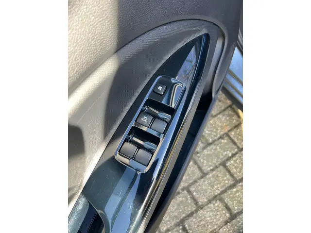 Mitsubishi Space Star 1.0 Intense 2018 Benzine 11