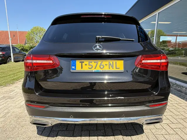 Mercedes-Benz GLC 250 4MATIC Prestige 2015 Benzine 8