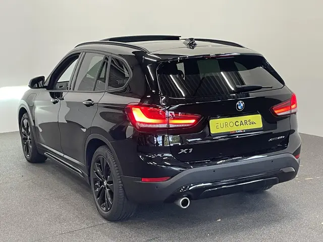 BMW X1 xDrive25e SportLine 2021 Hybride Benzine 17
