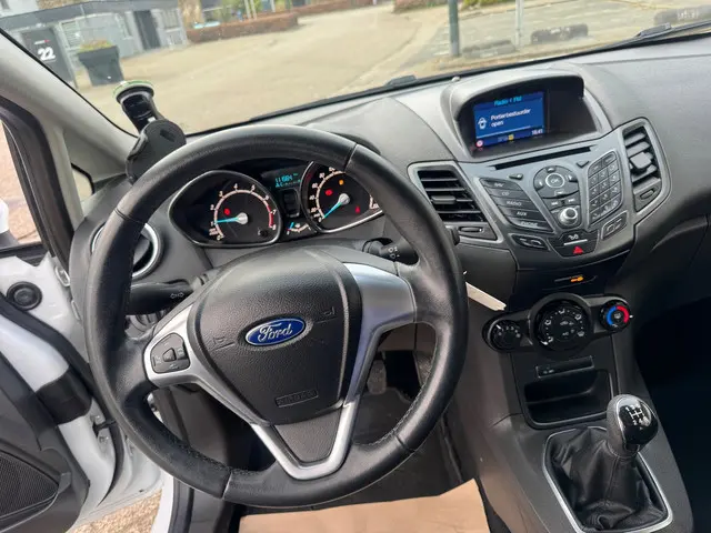 Ford Fiesta 1.0 Style Airco,Led, Navigatie 2015 Benzine 29