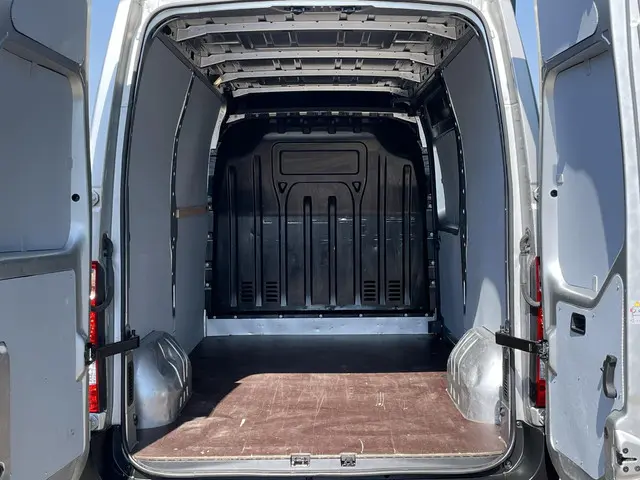 Nissan NV400 2.3 dCi L2H3 Optima 2020 Diesel 26