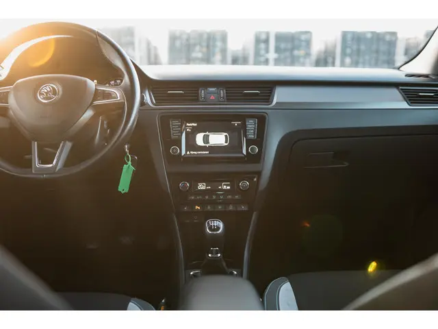 Škoda Rapid Spaceback 1.2 TSI JOY Plus 2016 Benzine 19