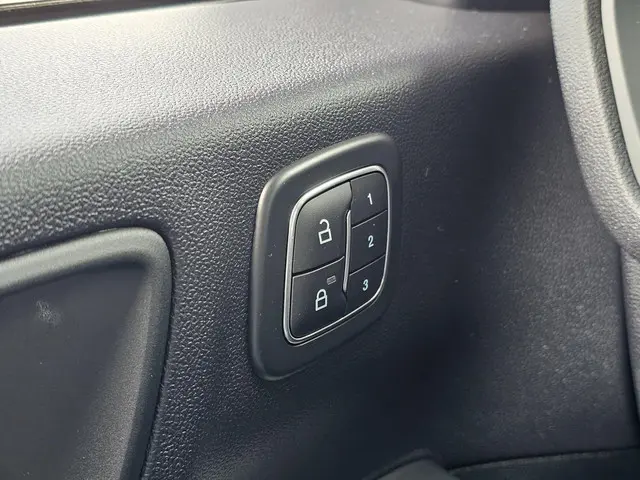 Ford Kuga 2.5 FHEV Active X 2024 Hybride Benzine 35