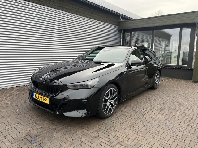 BMW 5 Serie Touring 530e xDrive 2024 Hybride Benzine 1