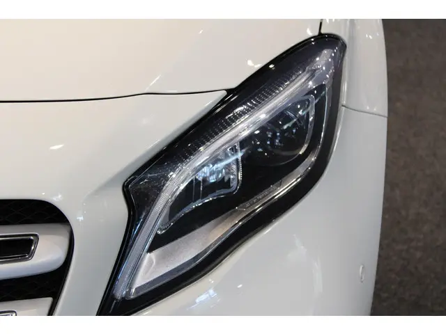 Mercedes-Benz GLA 180 Business Solution AMG 2017 Benzine 5