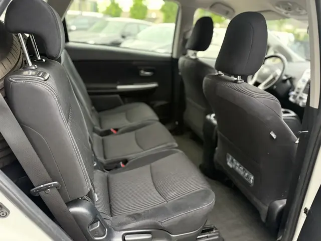 Toyota Prius 7 persoon + 1.8 Comfort 2017 Hybride Benzine 8