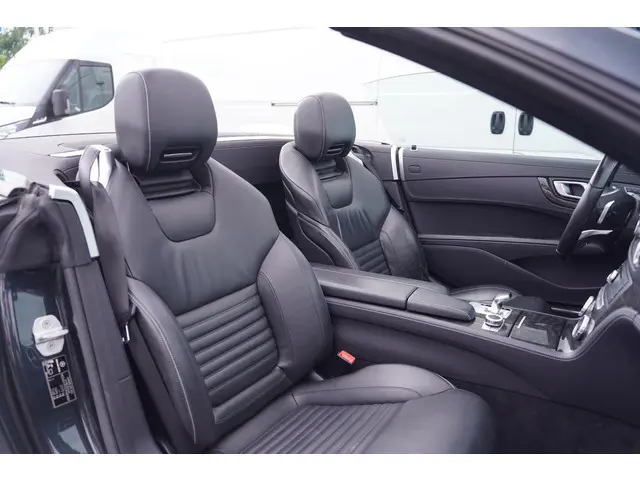 Mercedes-Benz SL 500 2017 Benzine 32