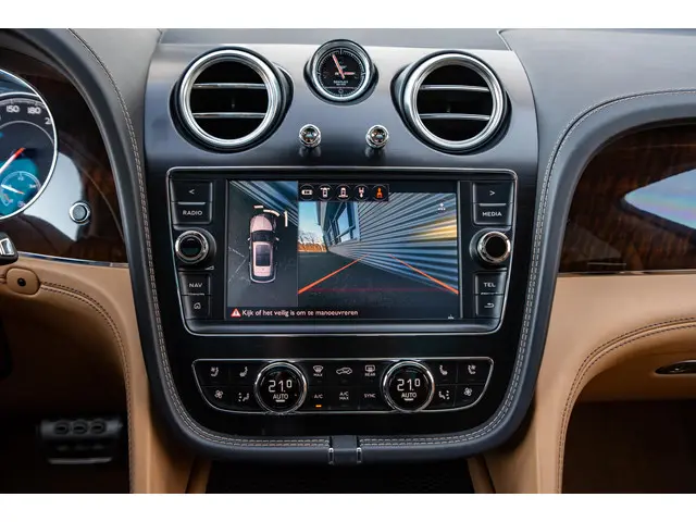 Bentley Bentayga 6.0 W12 black on black 2016 Benzine 19