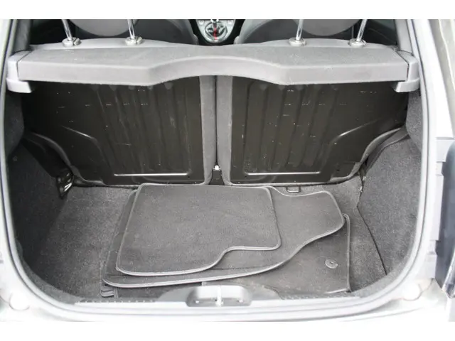 Fiat 500 1.2 Lounge SPORT - AIRCO - LM VELGEN 2013 Benzine 6