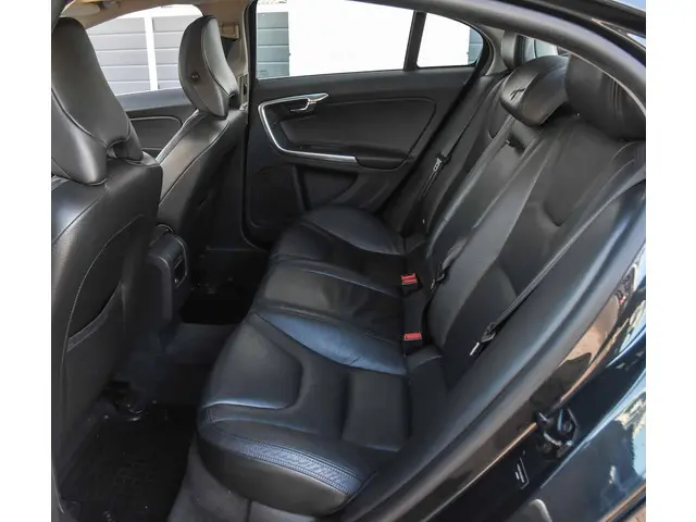 Volvo S60 2.0 T5 Momentum 2013 Benzine 19