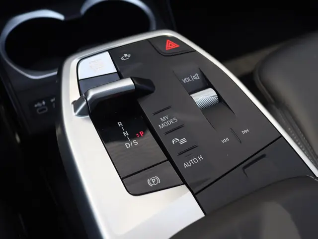 BMW X1 xDrive25e 2023 Hybride Benzine 17