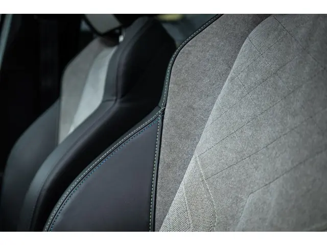 Peugeot e-2008 EV GT Première 50 kWh 2020 Elektrisch 28