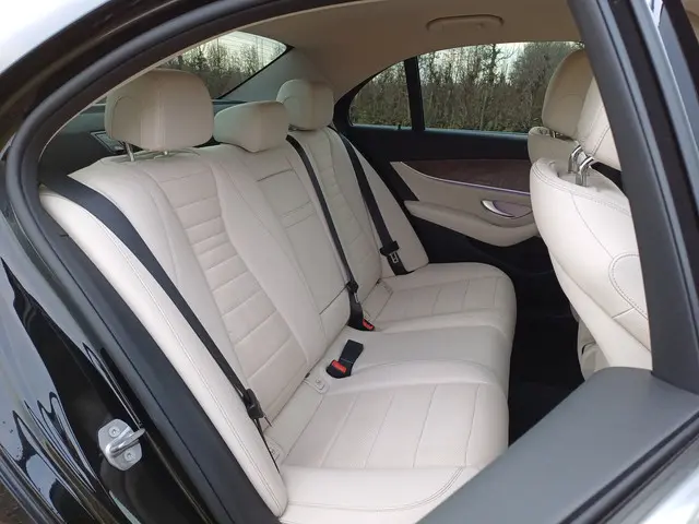 Mercedes-Benz E-Klasse 200 Prestige 2016 Benzine 31