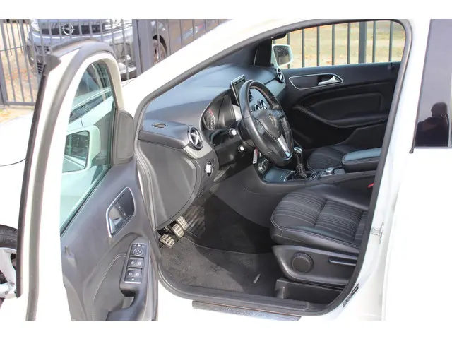 Mercedes-Benz B-Klasse 180 CDI Prestige 2014 Diesel 3