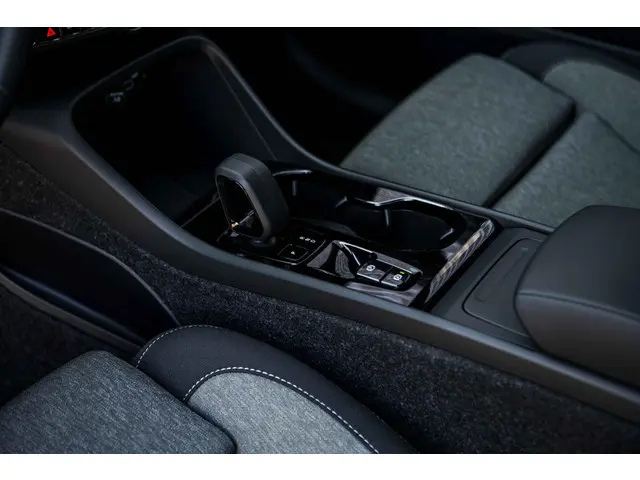 Volvo XC40 2.0 B4 Plus Dark 2025 Benzine 30