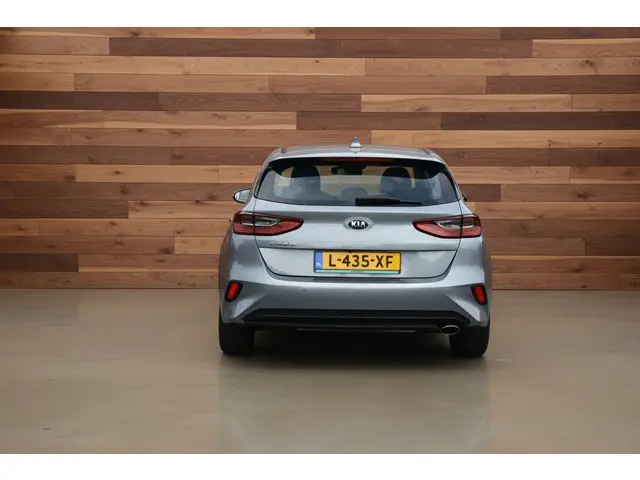 Kia Ceed 1.0 T-GDi DynamicLine 2021 Benzine 4