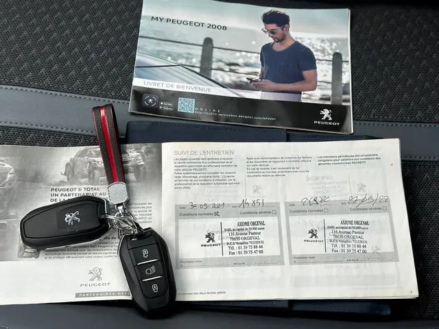 Peugeot 2008 1.2 PureTech Allure 2020 Benzine 36