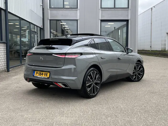 DS DS 4 E-Tense La Première 2022 Hybride Benzine 2