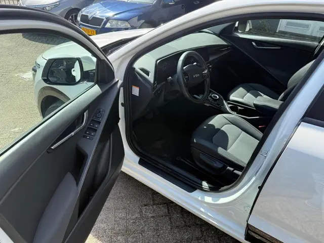 Kia Niro 1.6 GDi PHEV DynamicLine 2023 Hybride Benzine 7