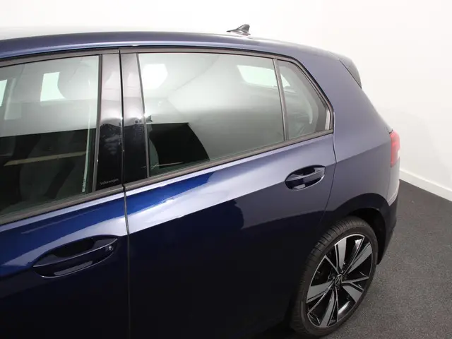 Volkswagen Golf 1.0 eTSI Life Business 2023 Benzine 26