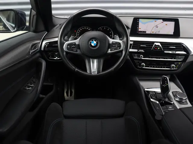 BMW 5 Serie Touring 520i 2017 Benzine 9