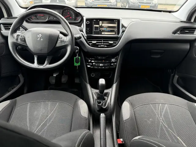 Peugeot 208 1.2 VTi Envy 2014 Benzine 7