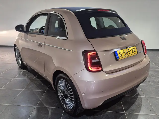Fiat 500C 42 kWh 2023 Elektrisch 6