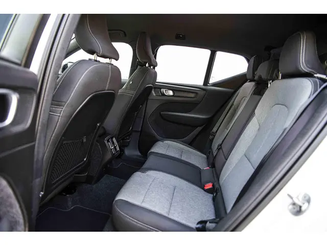 Volvo XC40 2.0 B4 Plus Dark 2024 Benzine 8