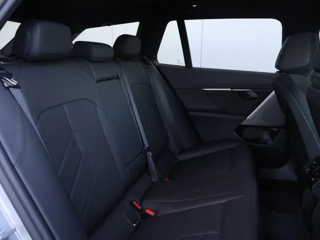 BMW 5 Serie Touring 530e 2024 Hybride Benzine 17