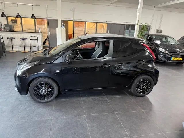 Toyota Aygo 1.0 VVT-i x-joy 2020 Benzine 4